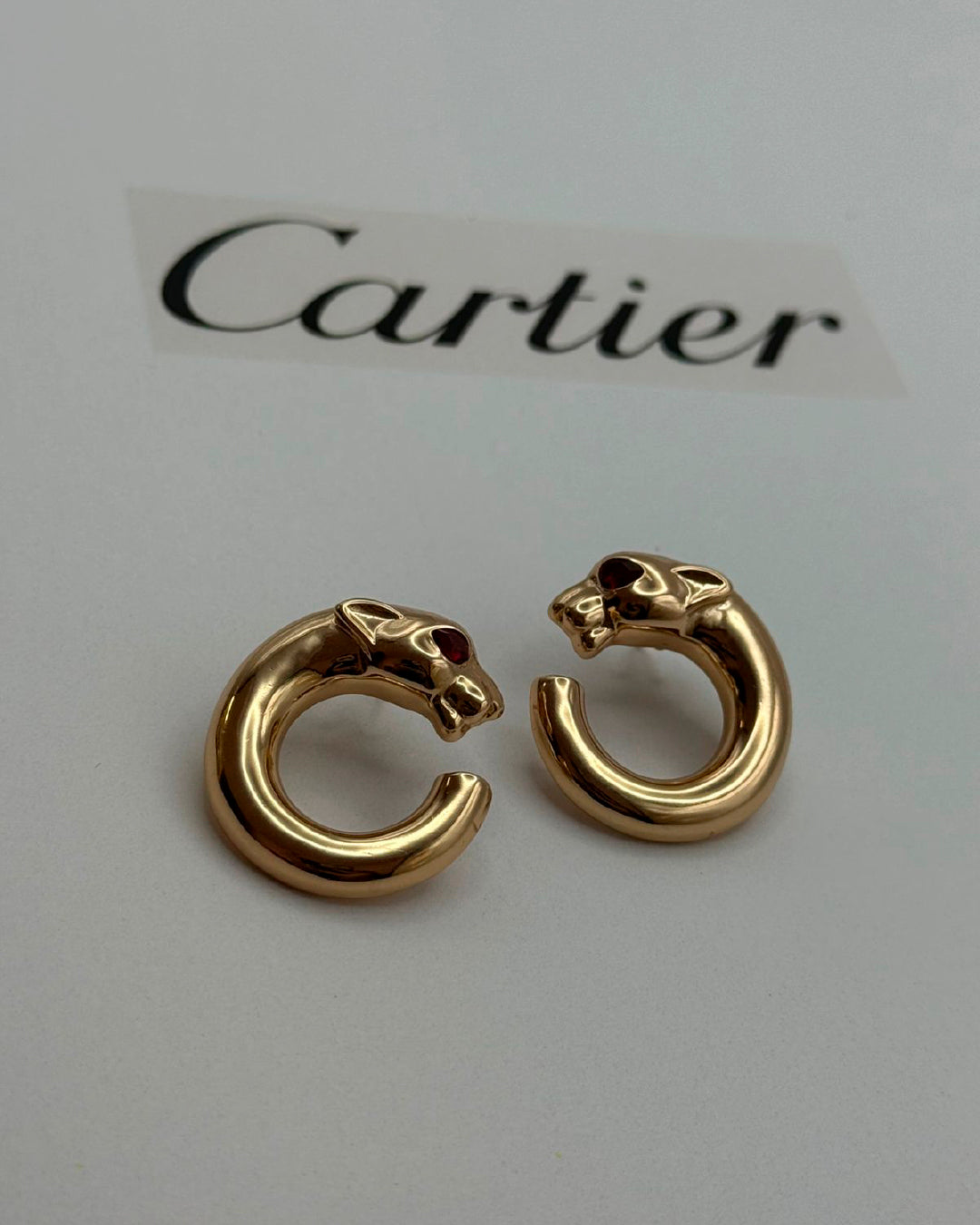 Arete Cartier pantera rosd gold