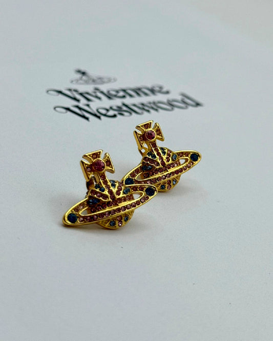 Arete Vivianne Westwood piedraas de colores dorado