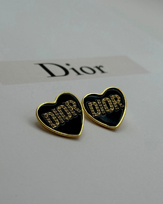 Arete Dior corazón negro con dorado